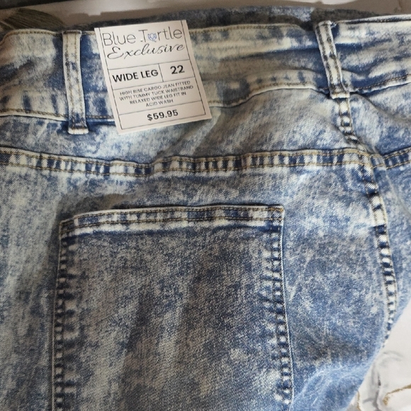 Women's High Rise Acid Wash Jeans - Picture 7 of 14